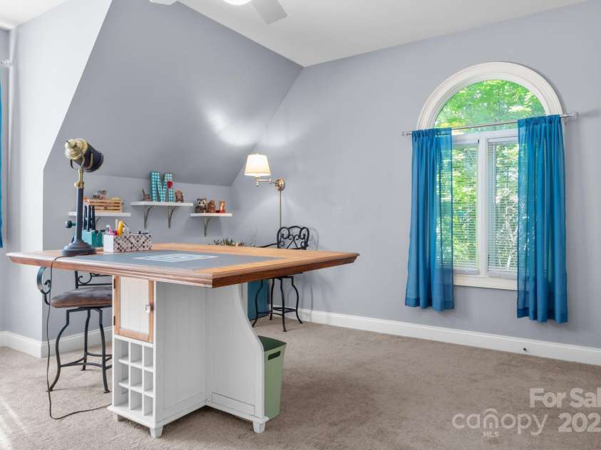 11 Hearthstone Drive, Asheville, NC 28803.  MLS# CAR4277010, YatesRealty ID 26759. 