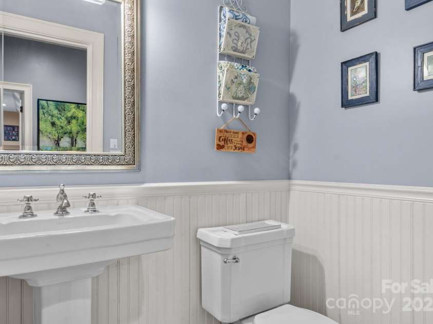 11 Hearthstone Drive, Asheville, NC 28803.  MLS# CAR4277010, YatesRealty ID 26759. 