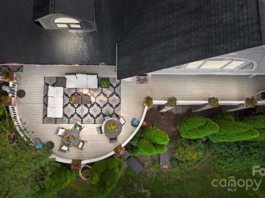 11 Hearthstone Drive, Asheville, NC 28803.  MLS# CAR4277010, YatesRealty ID 26759. 