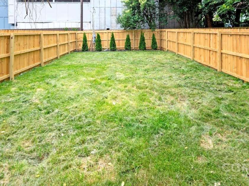 1922 Hamorton Place, Charlotte, NC 28205.  MLS# CAR4237474, YatesRealty ID 2676. 