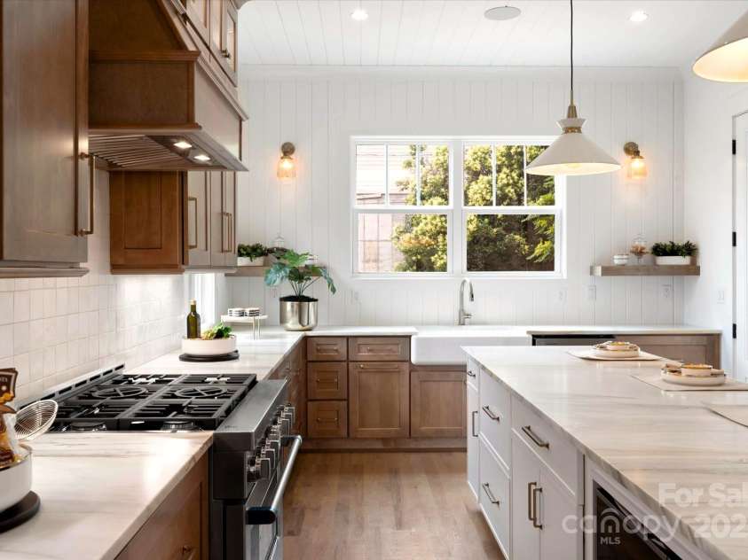 1922 Hamorton Place, Charlotte, NC 28205.  MLS# CAR4237474, YatesRealty ID 2676. 