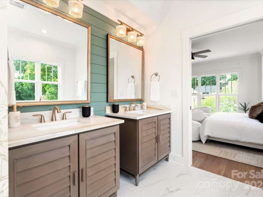 1922 Hamorton Place, Charlotte, NC 28205.  MLS# CAR4237474, YatesRealty ID 2676. 