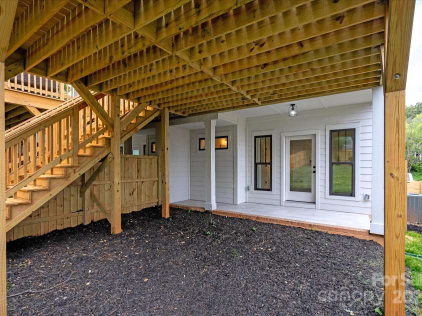 1922 Hamorton Place, Charlotte, NC 28205.  MLS# CAR4237474, YatesRealty ID 2676. 