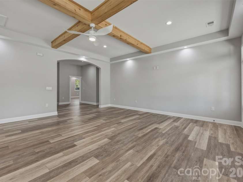 5330 Tuckaseegee Road, Charlotte, NC 28208.  MLS# CAR4372285, YatesRealty ID 26761. 
