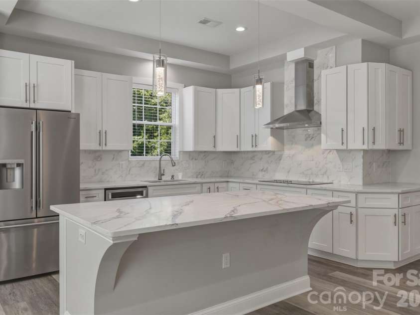 5330 Tuckaseegee Road, Charlotte, NC 28208.  MLS# CAR4372285, YatesRealty ID 26761. 