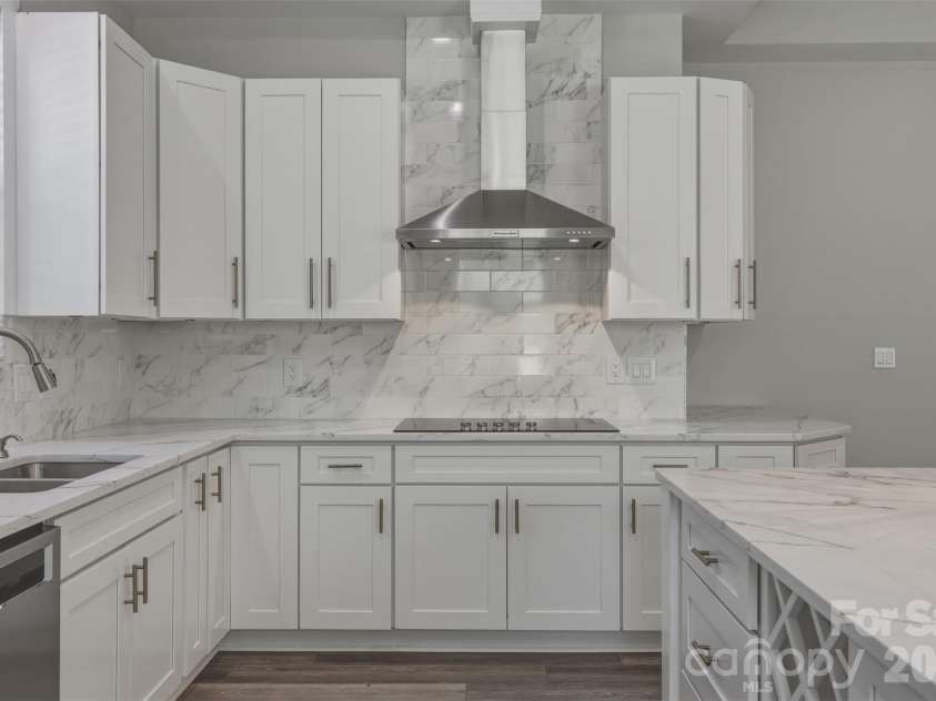5330 Tuckaseegee Road, Charlotte, NC 28208.  MLS# CAR4372285, YatesRealty ID 26761. 