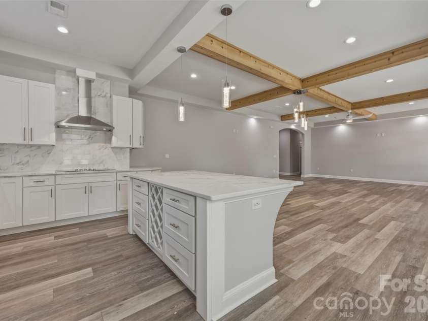 5330 Tuckaseegee Road, Charlotte, NC 28208.  MLS# CAR4372285, YatesRealty ID 26761. 