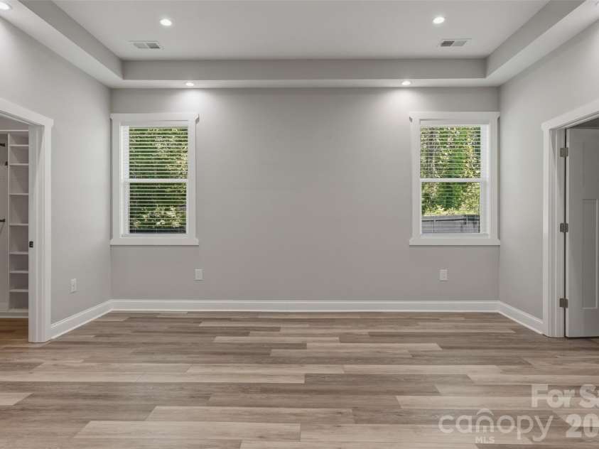 5330 Tuckaseegee Road, Charlotte, NC 28208.  MLS# CAR4372285, YatesRealty ID 26761. 