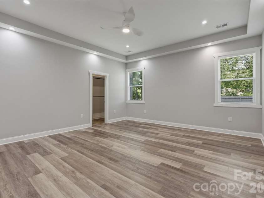 5330 Tuckaseegee Road, Charlotte, NC 28208.  MLS# CAR4372285, YatesRealty ID 26761. 