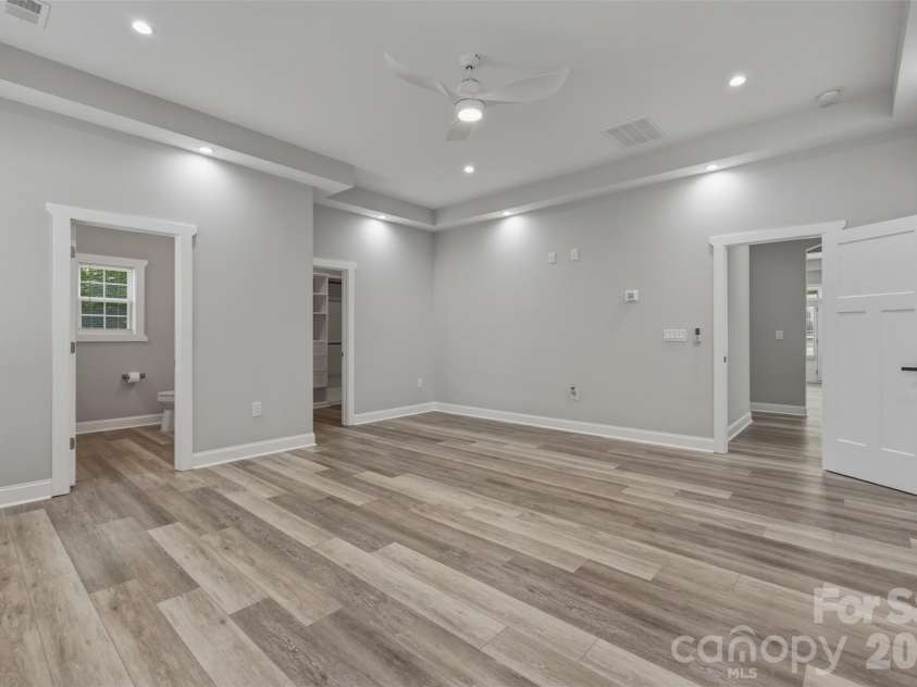 5330 Tuckaseegee Road, Charlotte, NC 28208.  MLS# CAR4372285, YatesRealty ID 26761. 