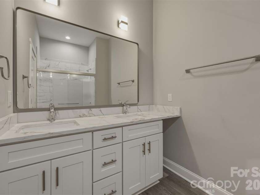 5330 Tuckaseegee Road, Charlotte, NC 28208.  MLS# CAR4372285, YatesRealty ID 26761. 