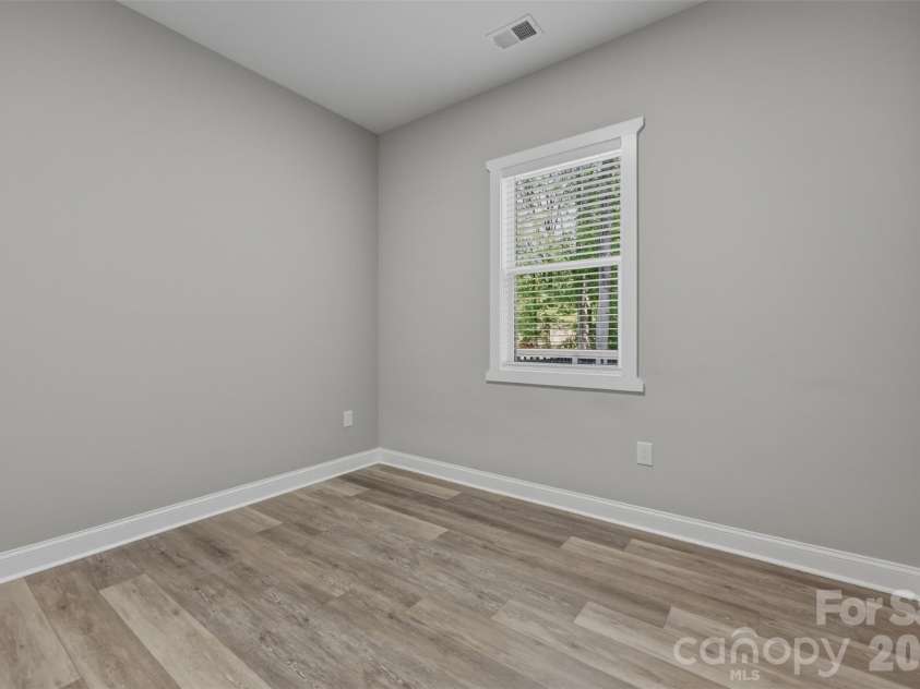 5330 Tuckaseegee Road, Charlotte, NC 28208.  MLS# CAR4372285, YatesRealty ID 26761. 