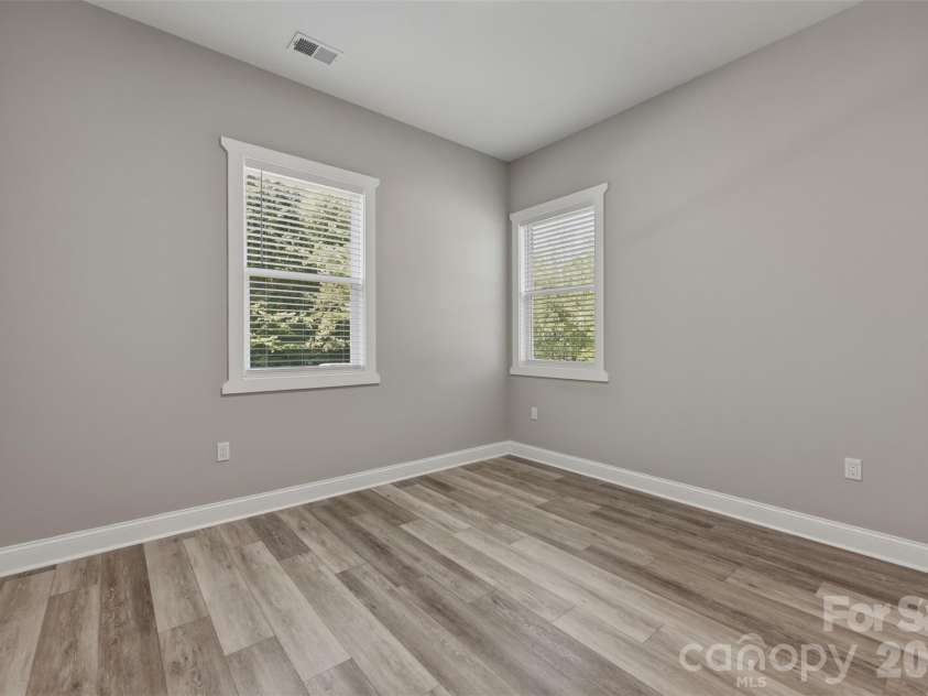 5330 Tuckaseegee Road, Charlotte, NC 28208.  MLS# CAR4372285, YatesRealty ID 26761. 