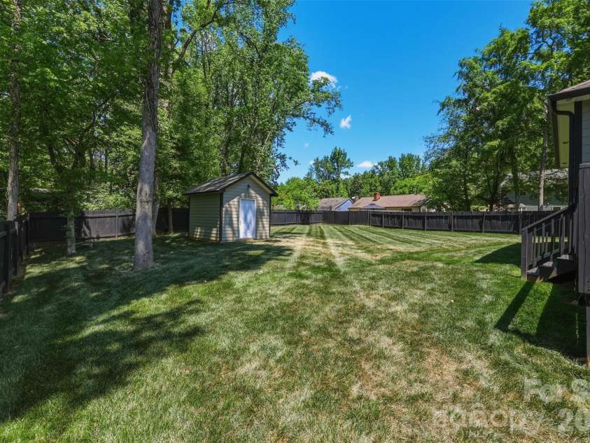 5330 Tuckaseegee Road, Charlotte, NC 28208.  MLS# CAR4372285, YatesRealty ID 26761. 
