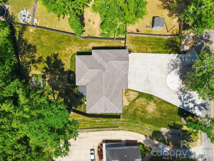 5330 Tuckaseegee Road, Charlotte, NC 28208.  MLS# CAR4372285, YatesRealty ID 26761. 