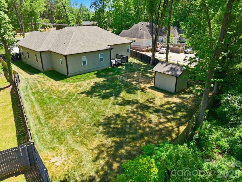 5330 Tuckaseegee Road, Charlotte, NC 28208.  MLS# CAR4372285, YatesRealty ID 26761. 