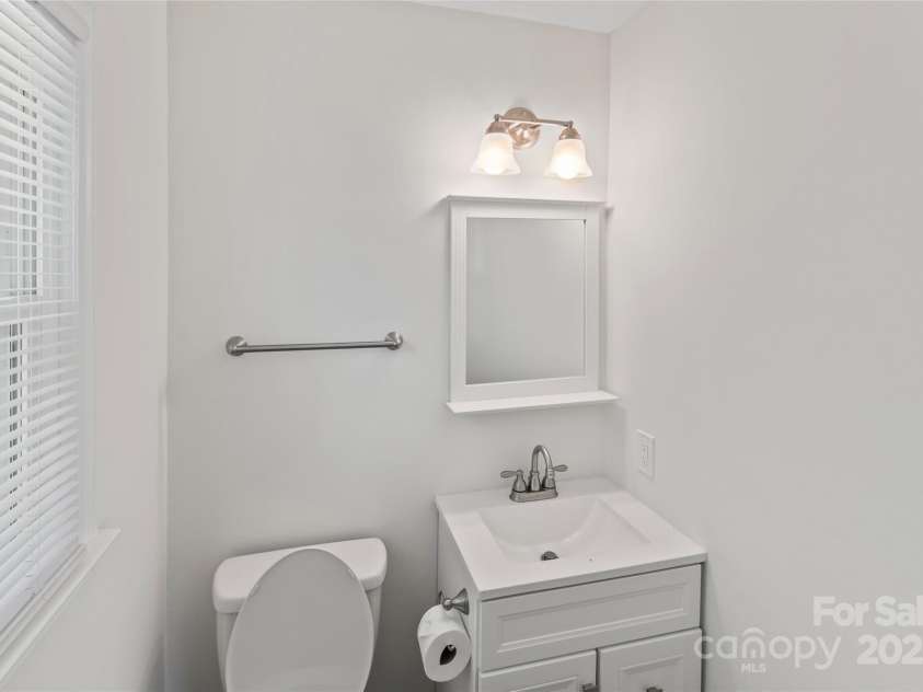 1505 Northwoods Drive, Kings Mountain, NC 28086.  MLS# CAR4279253, YatesRealty ID 26762. 