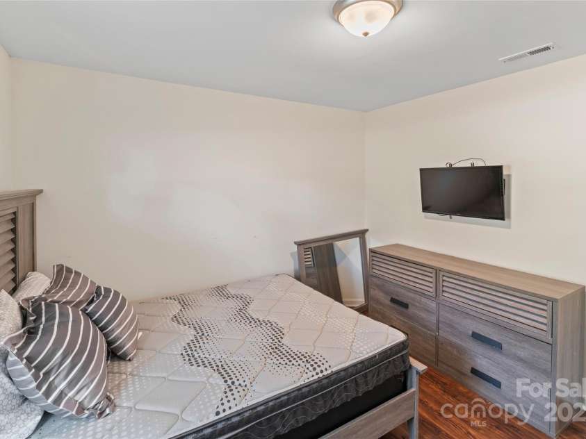 1505 Northwoods Drive, Kings Mountain, NC 28086.  MLS# CAR4279253, YatesRealty ID 26762. 