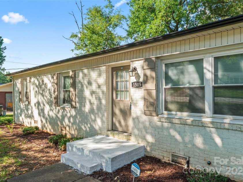 1505 Northwoods Drive, Kings Mountain, NC 28086.  MLS# CAR4279253, YatesRealty ID 26762. 