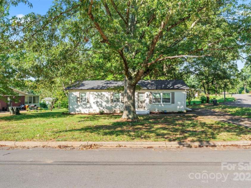 1505 Northwoods Drive, Kings Mountain, NC 28086.  MLS# CAR4279253, YatesRealty ID 26762. 