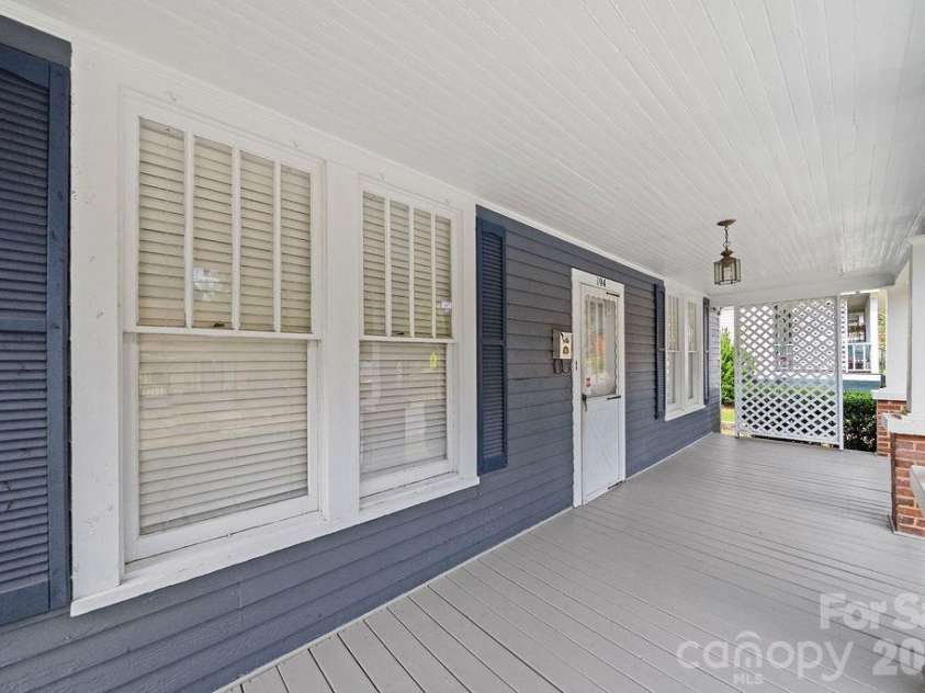 194 Cedar Drive, Concord, NC 28025.  MLS# CAR4295579, YatesRealty ID 26762. 