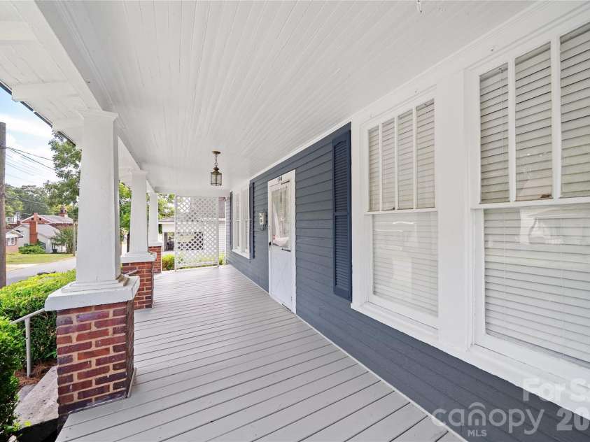 194 Cedar Drive, Concord, NC 28025.  MLS# CAR4295579, YatesRealty ID 26762. 