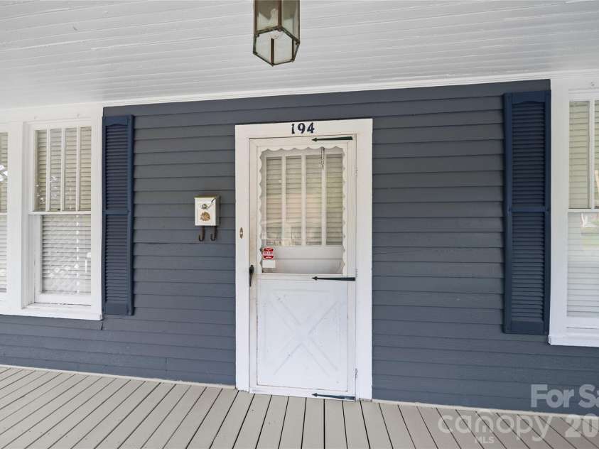 194 Cedar Drive, Concord, NC 28025.  MLS# CAR4295579, YatesRealty ID 26762. 