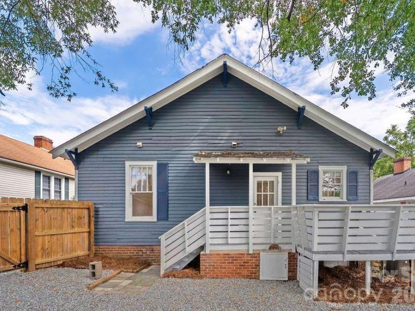 194 Cedar Drive, Concord, NC 28025.  MLS# CAR4295579, YatesRealty ID 26762. 