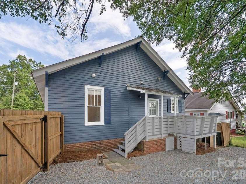 194 Cedar Drive, Concord, NC 28025.  MLS# CAR4295579, YatesRealty ID 26762. 