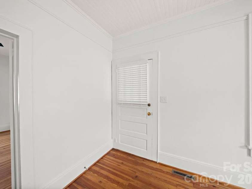 194 Cedar Drive, Concord, NC 28025.  MLS# CAR4295579, YatesRealty ID 26762. 