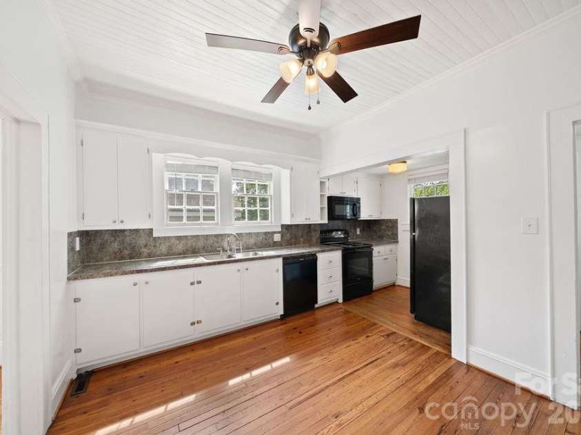 194 Cedar Drive, Concord, NC 28025.  MLS# CAR4295579, YatesRealty ID 26762. 