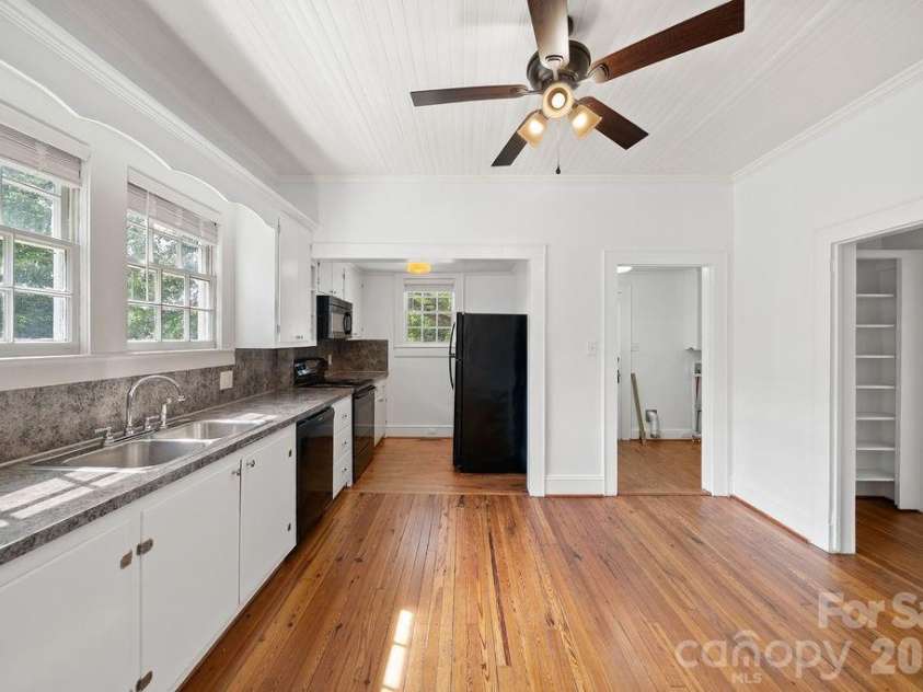 194 Cedar Drive, Concord, NC 28025.  MLS# CAR4295579, YatesRealty ID 26762. 
