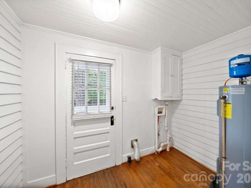 194 Cedar Drive, Concord, NC 28025.  MLS# CAR4295579, YatesRealty ID 26762. 