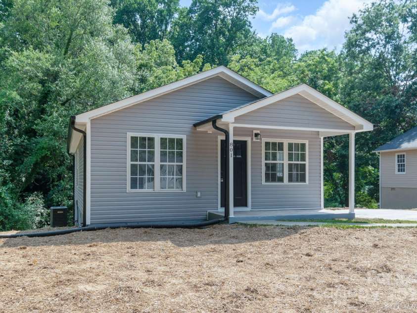 801 Evening Shade Lane, Gastonia, NC 28052.  MLS# CAR4280295, YatesRealty ID 26763. 