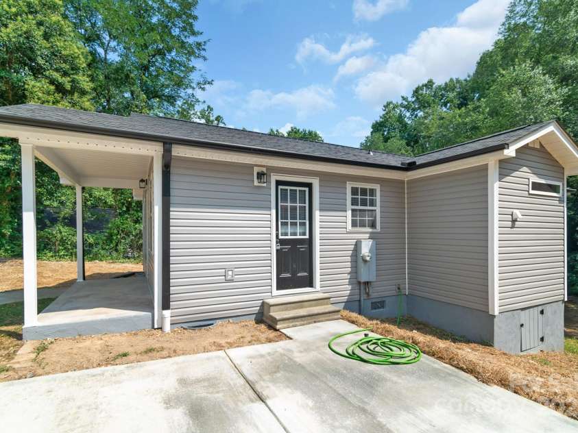 801 Evening Shade Lane, Gastonia, NC 28052.  MLS# CAR4280295, YatesRealty ID 26763. 