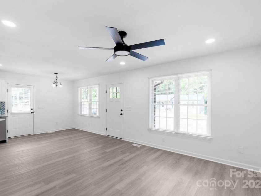 801 Evening Shade Lane, Gastonia, NC 28052.  MLS# CAR4280295, YatesRealty ID 26763. 