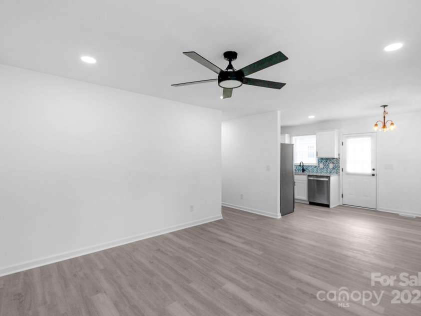 801 Evening Shade Lane, Gastonia, NC 28052.  MLS# CAR4280295, YatesRealty ID 26763. 