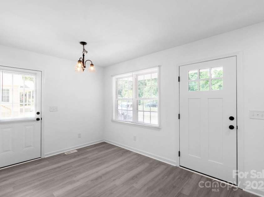 801 Evening Shade Lane, Gastonia, NC 28052.  MLS# CAR4280295, YatesRealty ID 26763. 