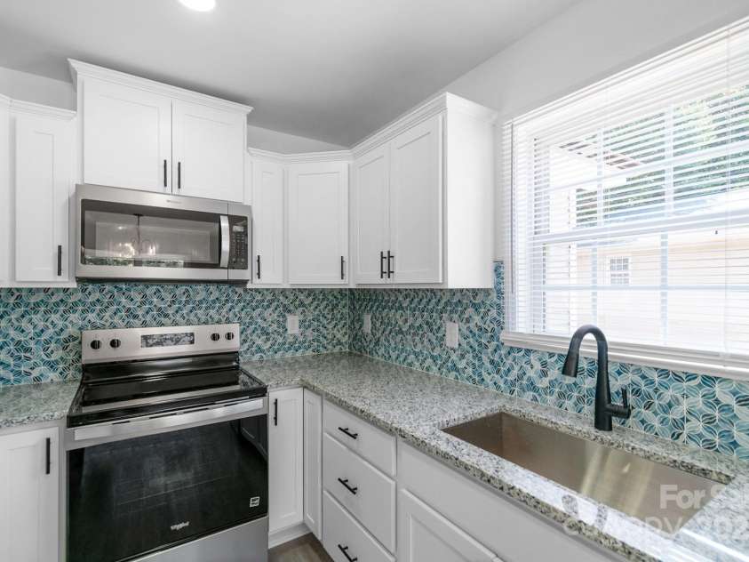 801 Evening Shade Lane, Gastonia, NC 28052.  MLS# CAR4280295, YatesRealty ID 26763. 