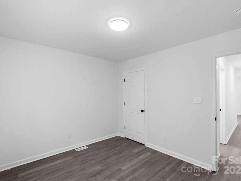 801 Evening Shade Lane, Gastonia, NC 28052.  MLS# CAR4280295, YatesRealty ID 26763. 