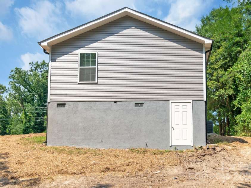 801 Evening Shade Lane, Gastonia, NC 28052.  MLS# CAR4280295, YatesRealty ID 26763. 