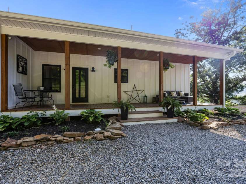 131 Tobacco Trail, Canton, NC 28716.  MLS# CAR4280459, YatesRealty ID 26764. 