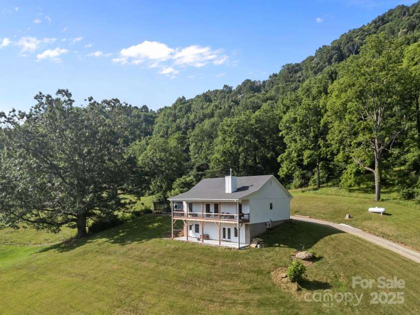 131 Tobacco Trail, Canton, NC 28716.  MLS# CAR4280459, YatesRealty ID 26764. 
