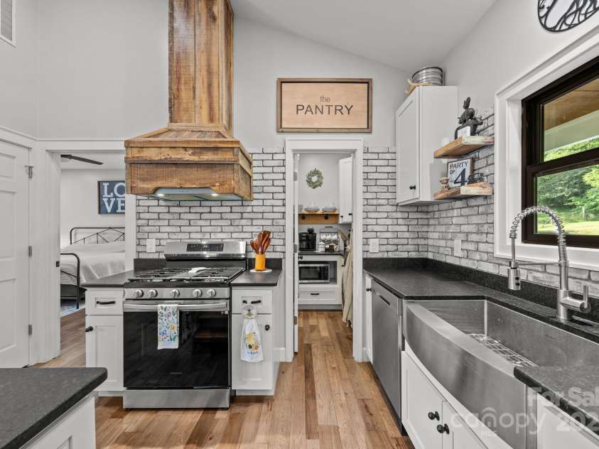 131 Tobacco Trail, Canton, NC 28716.  MLS# CAR4280459, YatesRealty ID 26764. 