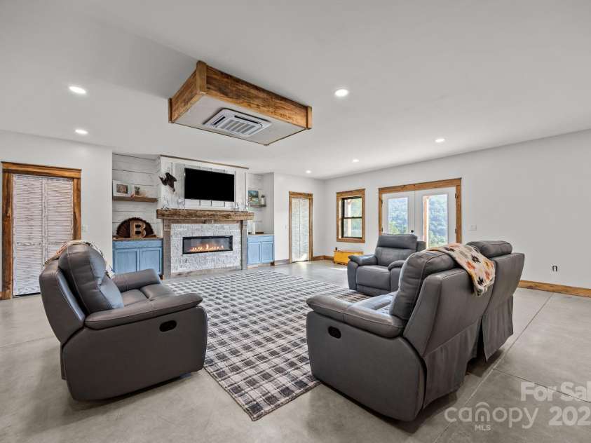 131 Tobacco Trail, Canton, NC 28716.  MLS# CAR4280459, YatesRealty ID 26764. 