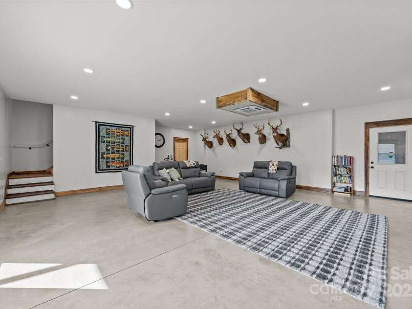 131 Tobacco Trail, Canton, NC 28716.  MLS# CAR4280459, YatesRealty ID 26764. 