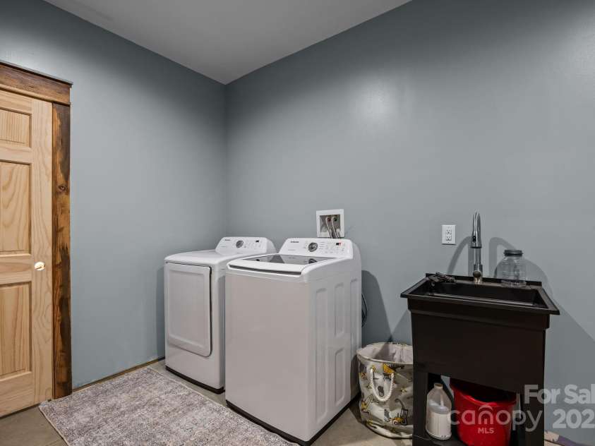 131 Tobacco Trail, Canton, NC 28716.  MLS# CAR4280459, YatesRealty ID 26764. 