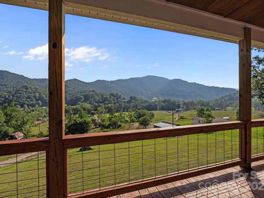 131 Tobacco Trail, Canton, NC 28716.  MLS# CAR4280459, YatesRealty ID 26764. 