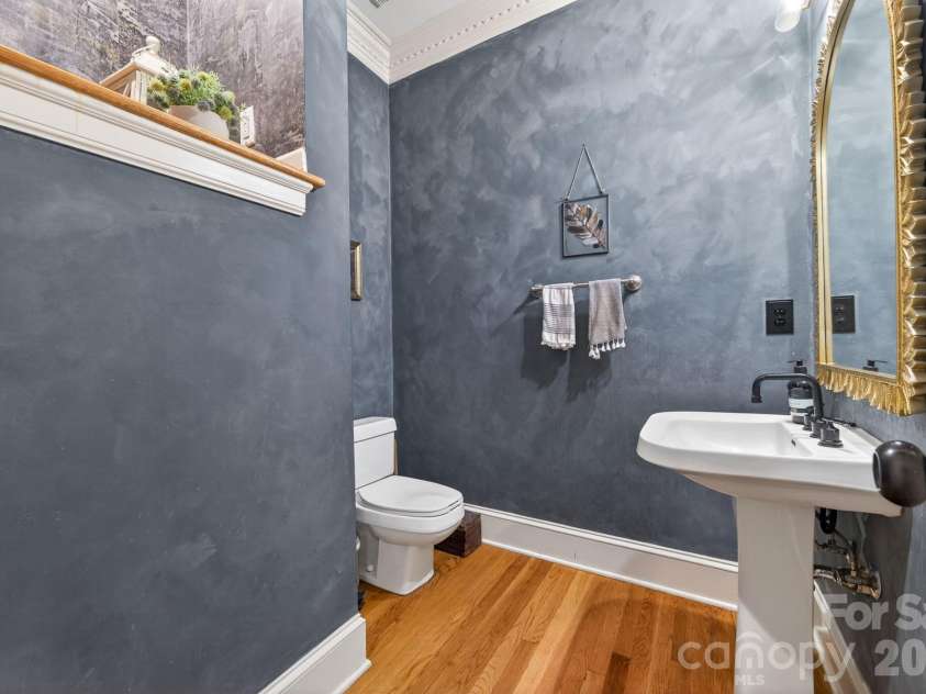 1819 Kilmonack Lane, Charlotte, NC 28270.  MLS# CAR4376693, YatesRealty ID 26765. Large half bath