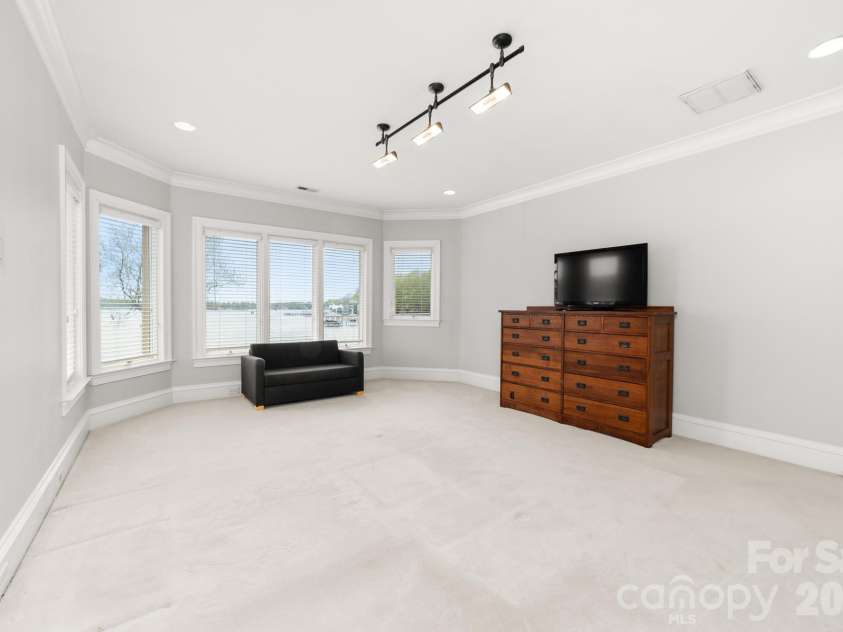 18212 Pompano Place, Cornelius, NC 28031.  MLS# CAR4365498, YatesRealty ID 26767. 